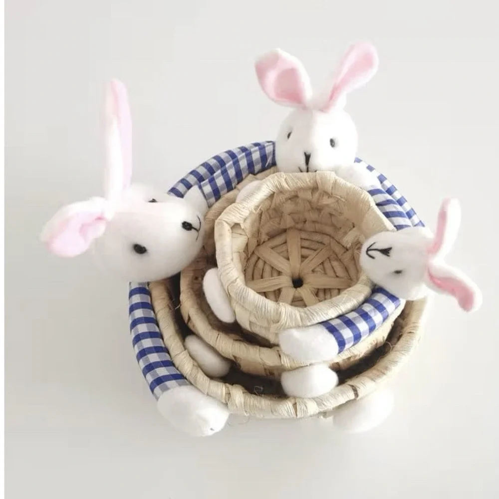 Blue Rabbit Straw Corn Husk Storage Basket‎ Ornament Candy Sundries